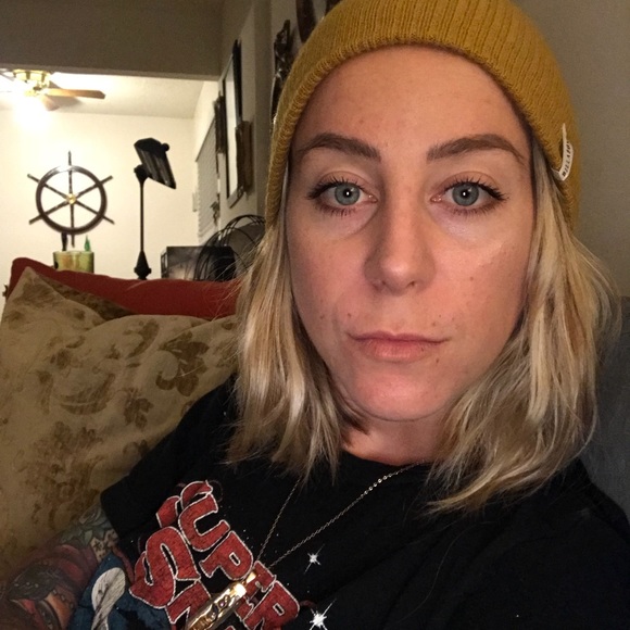 Meet your Posher, Alisa - Picture 3 of 4